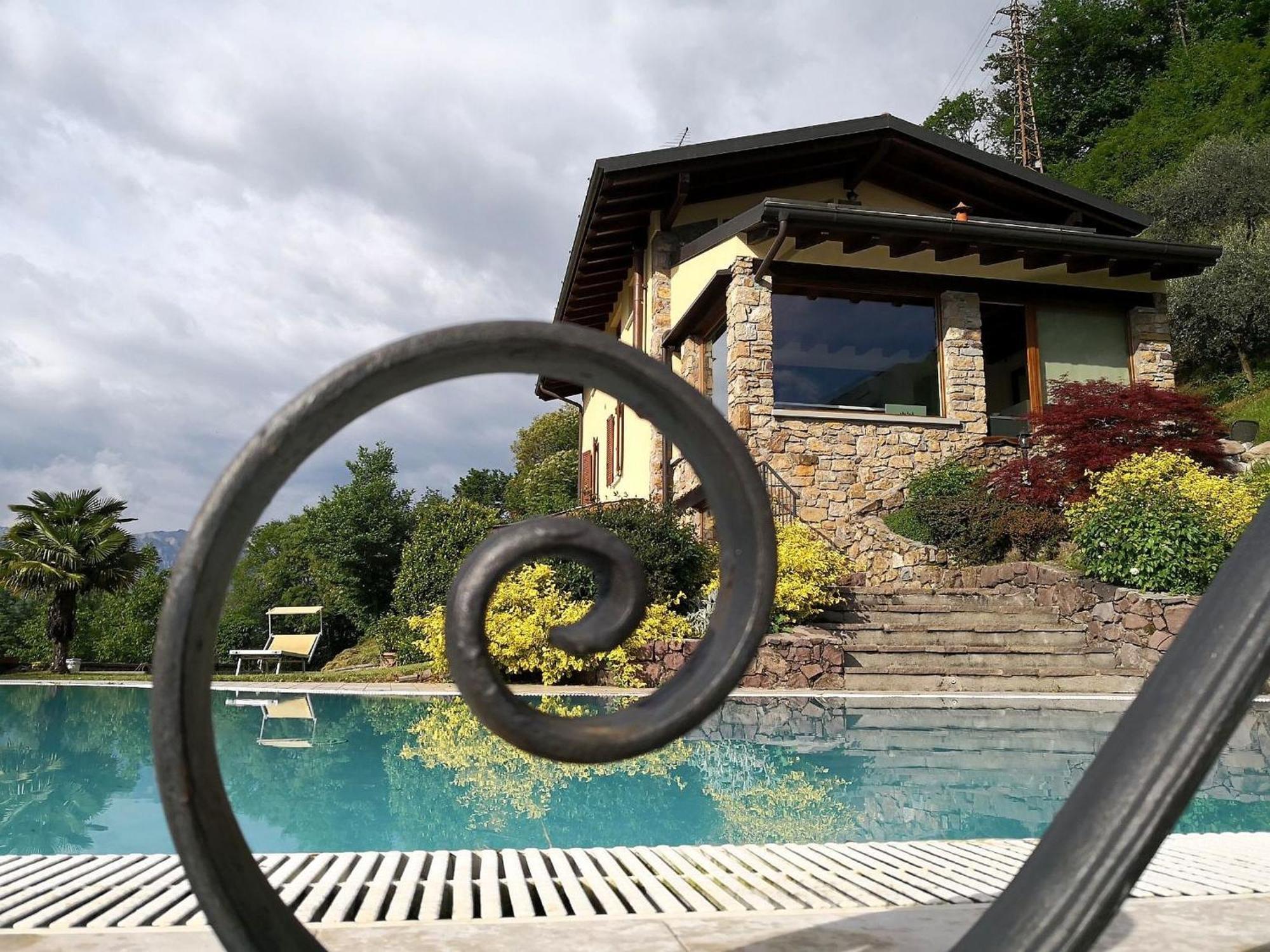 Villa In Pisogne With Pool Garden And Lake View Экстерьер фото