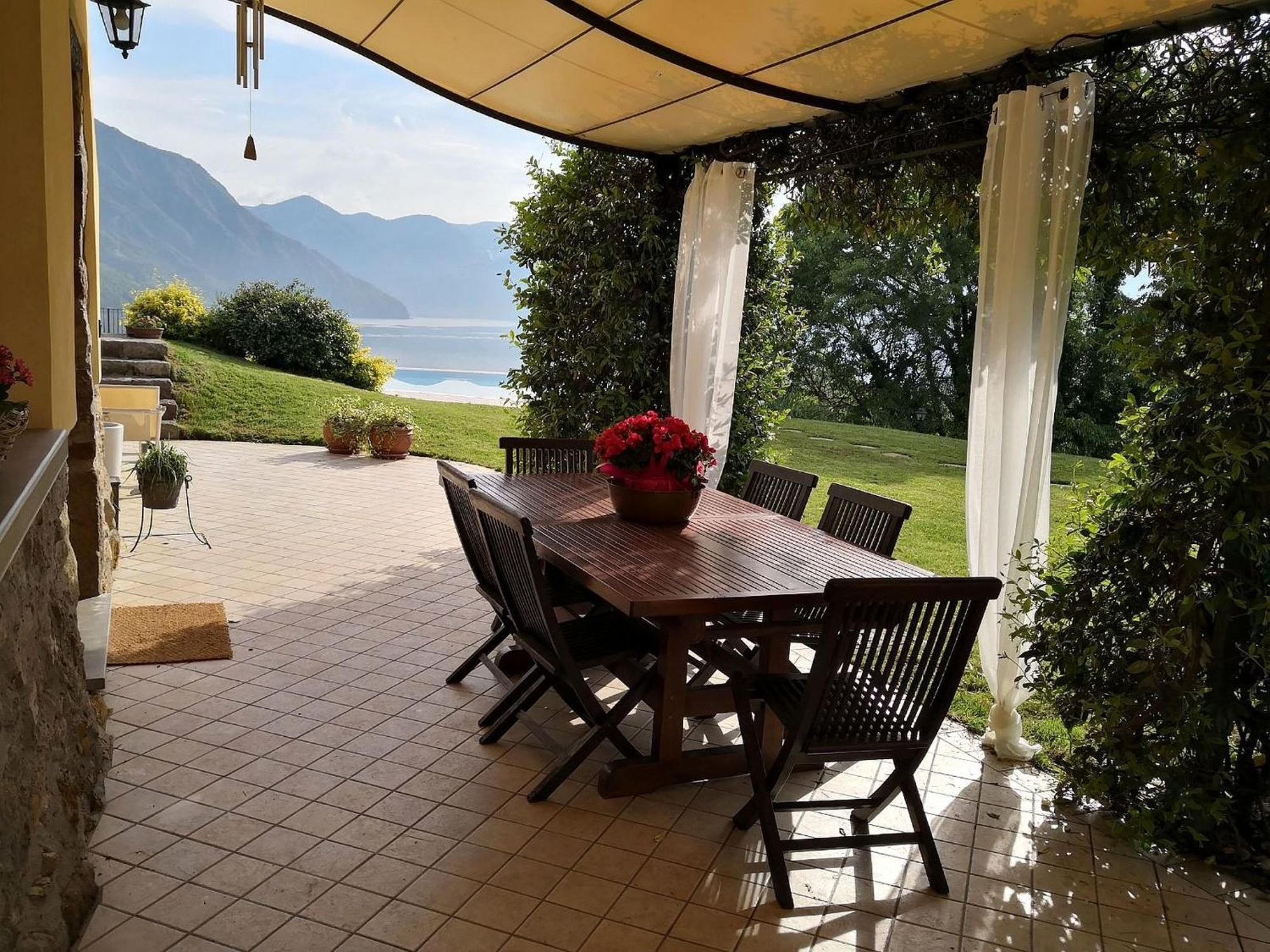 Villa In Pisogne With Pool Garden And Lake View Экстерьер фото