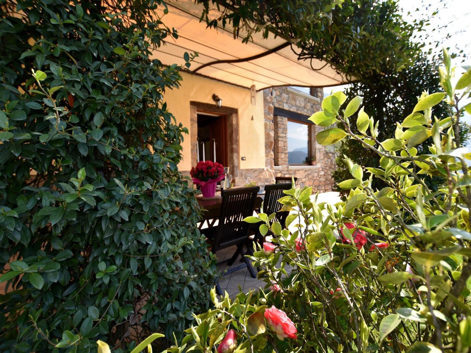 Villa In Pisogne With Pool Garden And Lake View Экстерьер фото