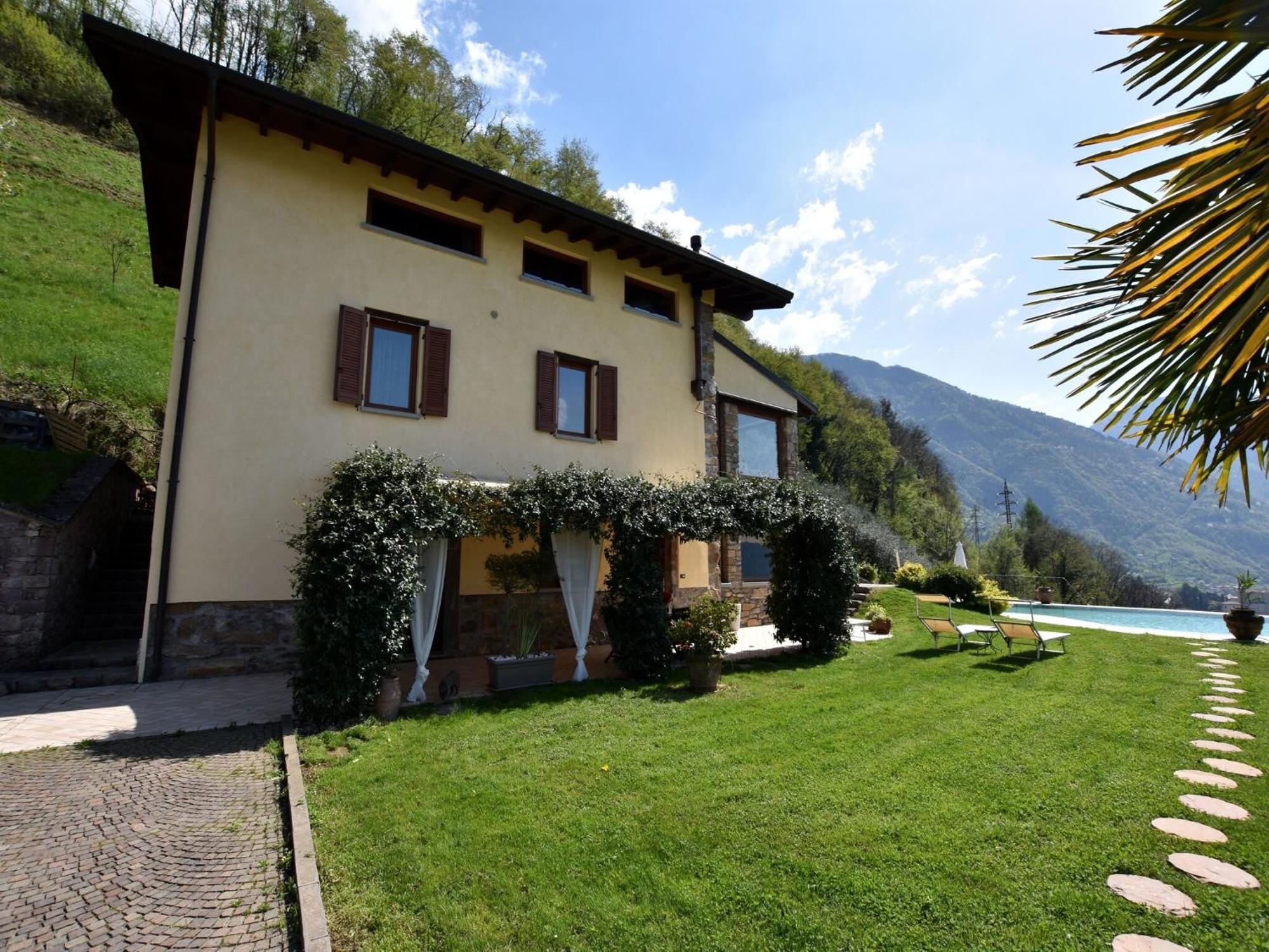 Villa In Pisogne With Pool Garden And Lake View Экстерьер фото