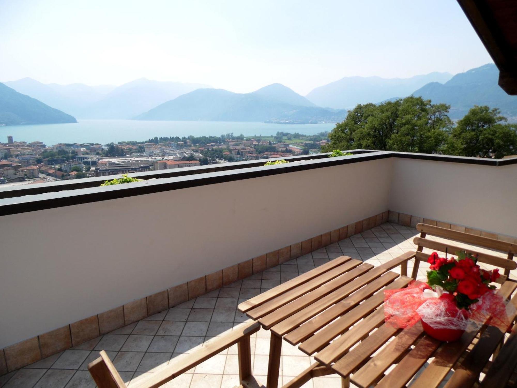 Villa In Pisogne With Pool Garden And Lake View Экстерьер фото